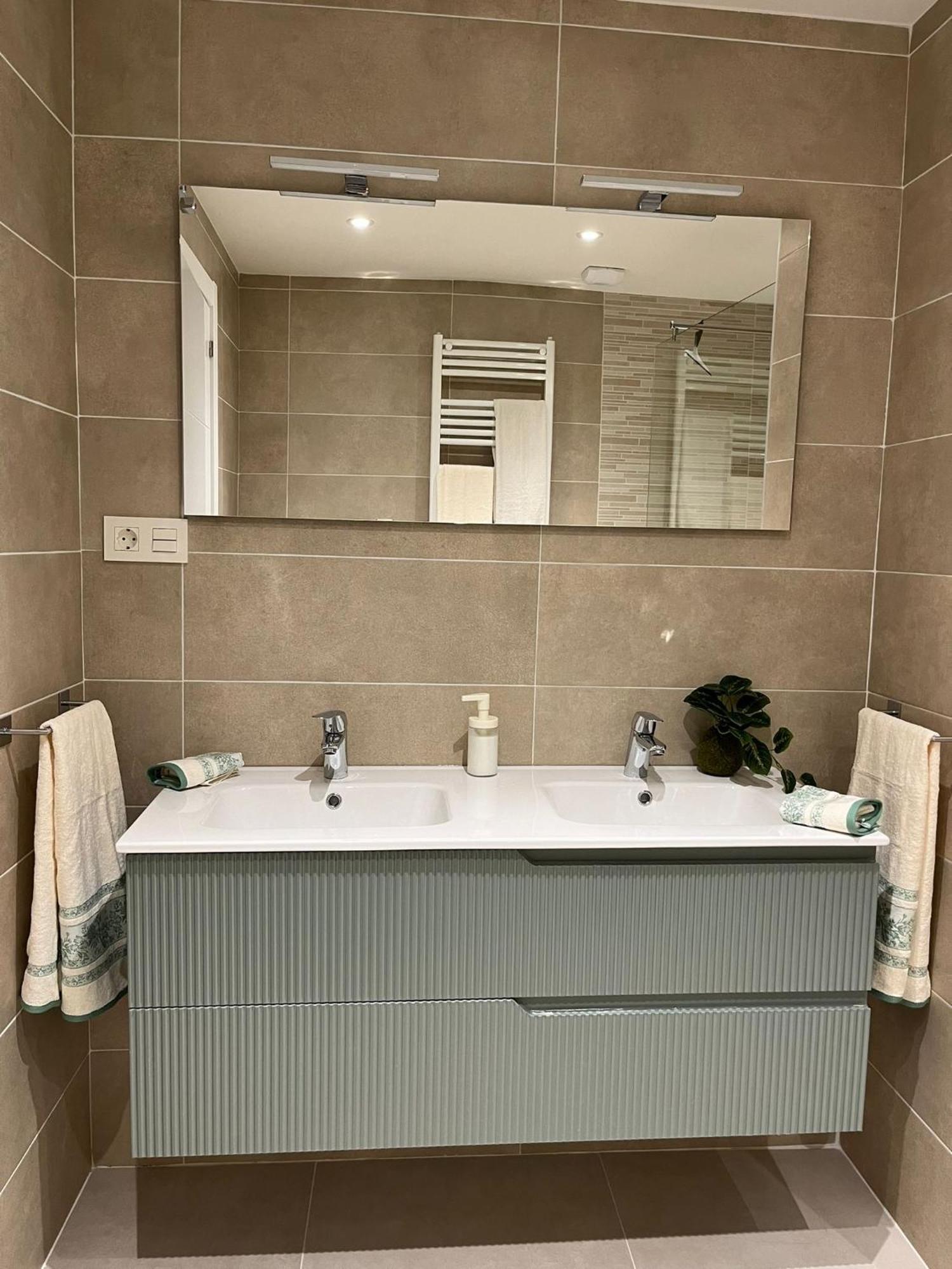 Apartamento El Mirador Del Centro Gijón Exterior foto